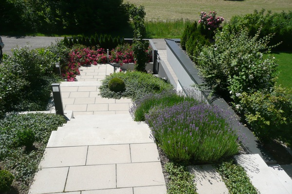 Gartenneuanlage mit Treppe